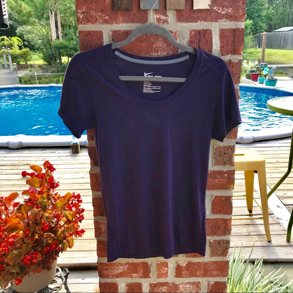 ⚜️ Ladies Nike T-Shirt